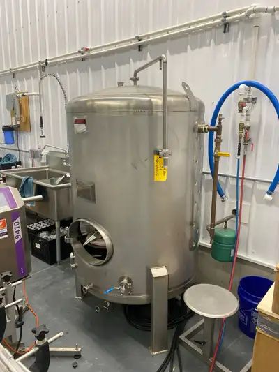 10HL conditioning tank ***Brand new - never used*** Manufactured at Ripleys in summer land BC Comes...