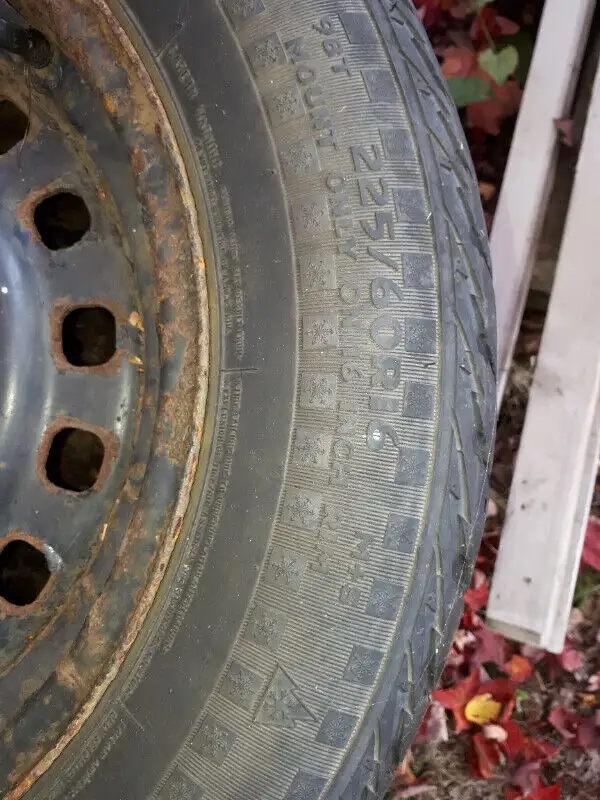 Pneu d hiver à clous 225/60/R16 in Tires & Rims in Thetford Mines - Image 3