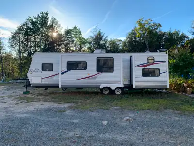 2008 Jayco trailer model 31B, good condition, sleeps 8. Stove, oven, microwave, refrigerator, AC all...
