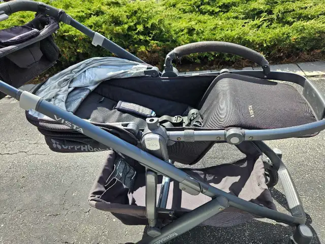 Uppababy Vista 2015 Full Set (Single to Double Stroller) in Strollers, Carriers & Car Seats in Markham / York Region - Image 5