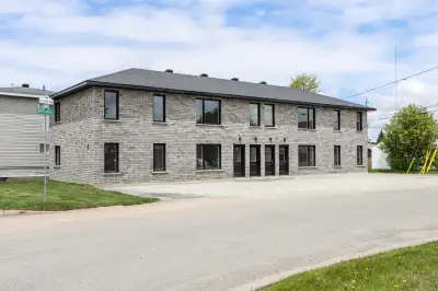 2 bedroom (lower) units