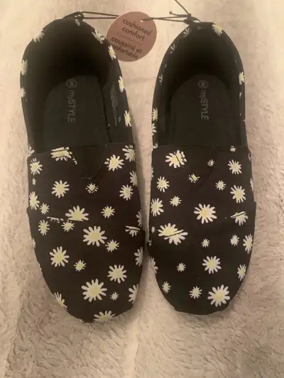 Shoes Cushioned Comfort Size 8 Brand New, View more