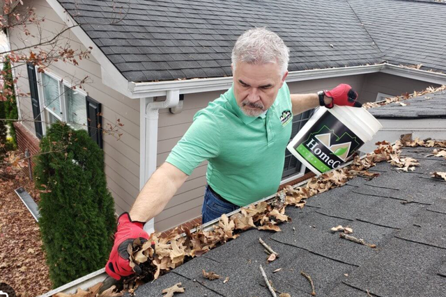 Gutter service technician/ protection installer.471851069856829442