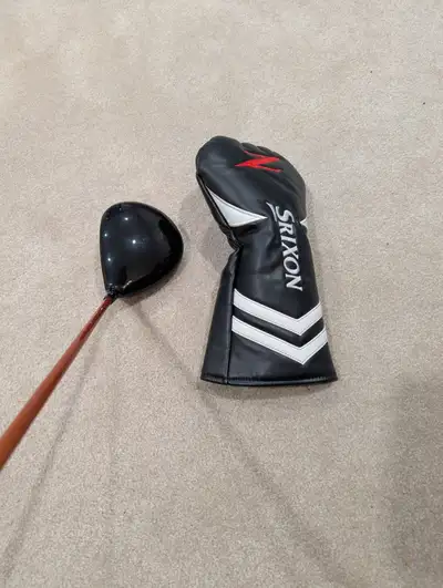 Srixon Z765 driver. Right handed, 9.5° X-Stiff. Mint. 180$, View more