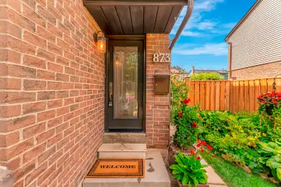 Meticulously Maintained Home in Milton's Most Sought-After Neighbourhood. A home where pride of owne...