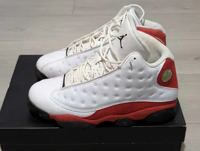 *USED* Air Jordan "Cherry" 13 - Size 9.5 in Men's Shoes in Mississauga / Peel Region - Image 4