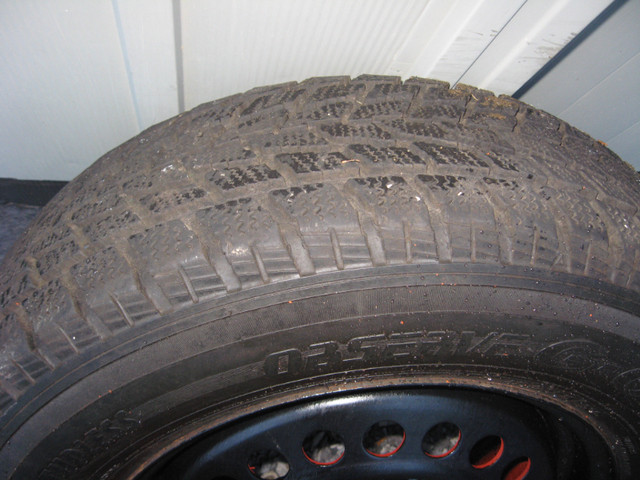 4 pneus d'hiver avec 4 rims 215/70/R15 98Q a vendre in Tires & Rims in Gatineau