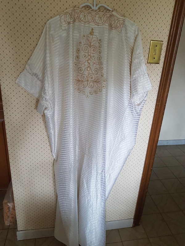 new beautiful embroidered caftan , one size fits all in Wedding in Mississauga / Peel Region - Image 2