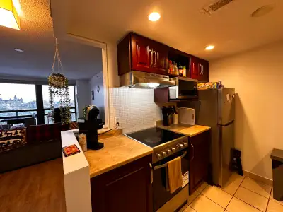 LEASE TAKEOVER IMMEDIATELY Hello! My roomate and I are looking for someone to take over our lease as...
