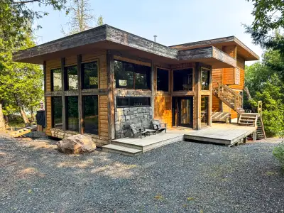 Stunning Cottage on Lake of the Woods!, View more