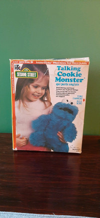 1976 Sesame Street talking Cookie Monster plush toy in box