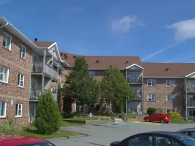 Large 2 Bd +Balcony in Stanley Park (off Dunbrack St)
