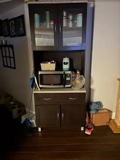 Located near Teppermans furniture in Kitchener. Used. Well taken care of. I have used this hutch for...