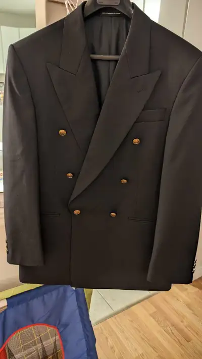 Men's Sport Coat - Like New Dark Navy Blue Size 38 Maybe worn once or twice. Dry cleaned.