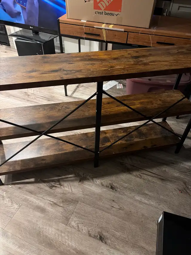 console table  in Other Tables in Oshawa / Durham Region - Image 4