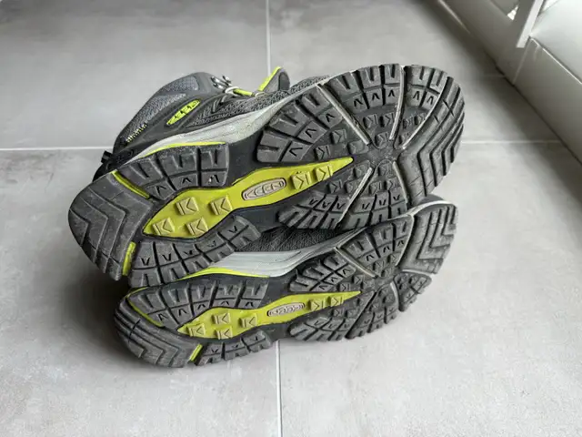 Keen APhlex Waterproof Hiking Boot - Size 9  in Men's Shoes in Markham / York Region - Image 6