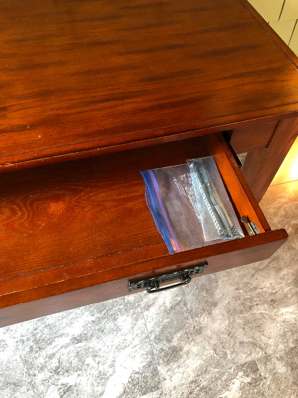 Desk with drawer in Desks in Fredericton - Image 4