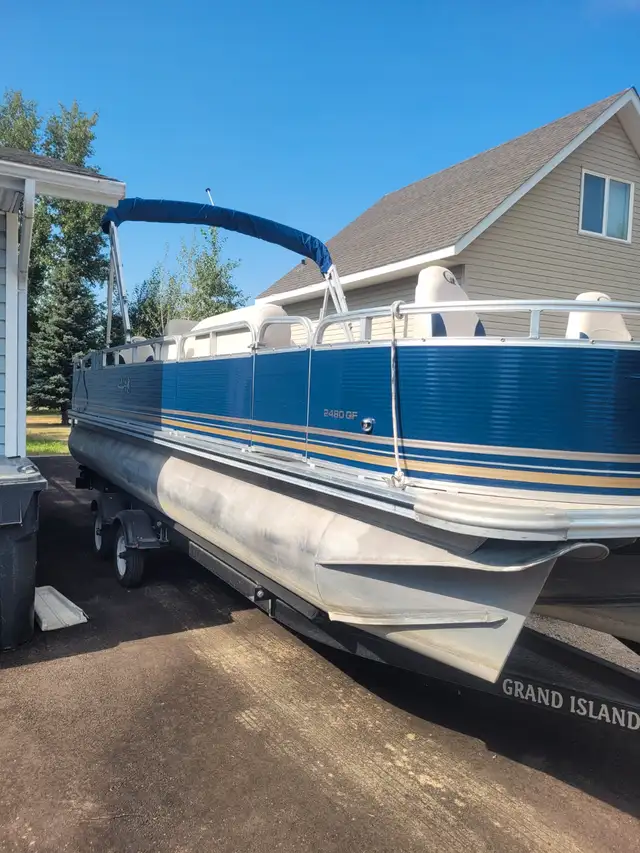 2020 GRAND ISLAND 24' TRITOON in Powerboats & Motorboats in Saskatoon - Image 6