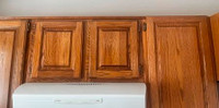 Oak Kitchen Cabinets & Countertops