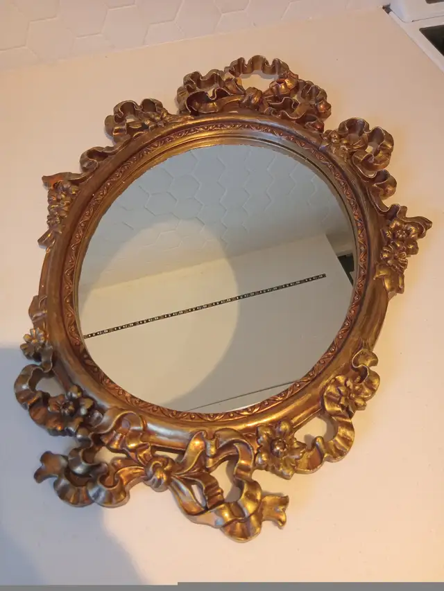 Vintage Ornate Gold Oval Bow and Floral Mirror Hollywood Regency in Home Décor & Accents in Calgary - Image 8