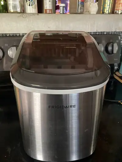 ice machine (Frigidaire), View more