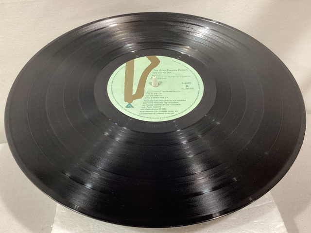 THE ALAN PARSONS PROJECT (EYE IN THE SKY) VINYL ALBUM in Arts & Collectibles in Winnipeg - Image 9