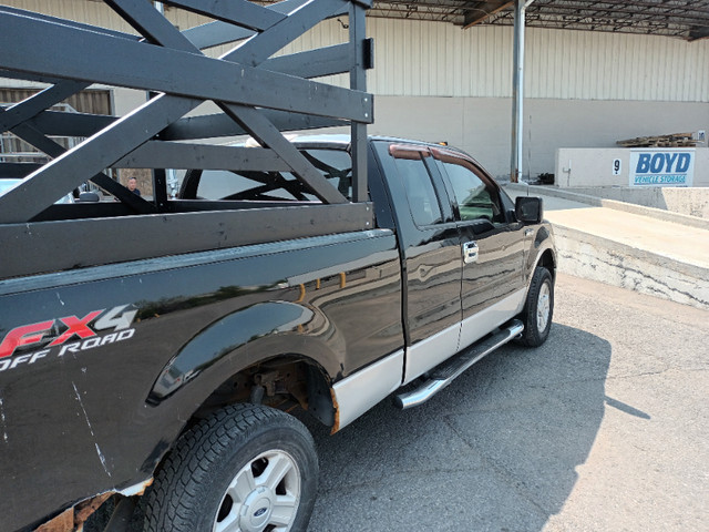 Ford F150 4x4 auto with 4 ft high box in Cars & Trucks in Ottawa - Image 2