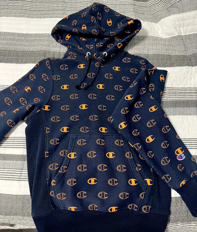 Men sweater in Men's in Mississauga / Peel Region - Image 2