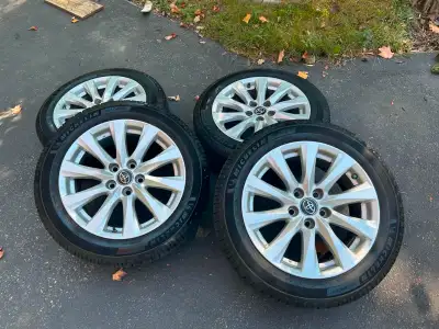Toyota Camry four (4) New 215/55R17 MICHELIN all season tires on Toyota factory Alloy rims 5x114.3 b...