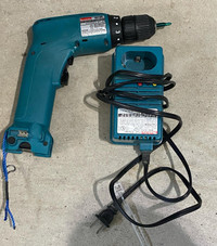 Makita  10mm Drill/Drive/screwdriver with battery and charger