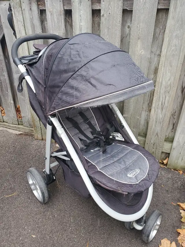 STROLLER in Strollers, Carriers & Car Seats in Brantford - Image 3