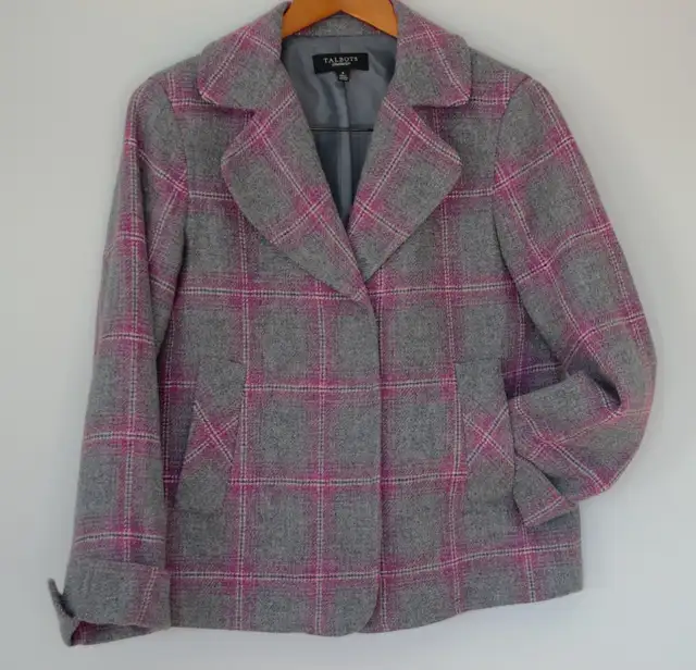 Woman's Wool Jacket in Women's - Tops & Outerwear in City of Toronto - Image 2