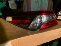 2019 Camry lt taillight 1/4 mounted