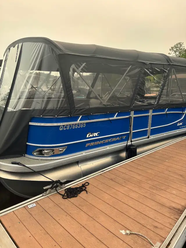 A+vendre+ponton+++princecraft++Velcra+2022++23+pieds+ in Powerboats & Motorboats in Lac-Saint-Jean - Image 8
