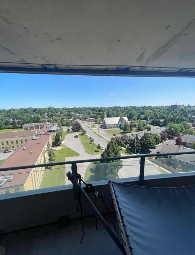 1 Bedroom in a 2 Bedroom Apartment in Short Term Rentals in Ottawa - Image 9