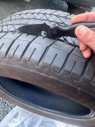 Bridgestone dueler h/t Good take offs, lots of tread. Used for 14000kms, came off wife’s suv. 800 ob...