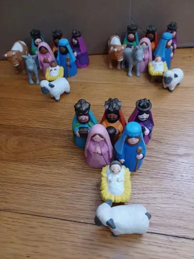 Avon Kids Christmas nativity, rare. White/Black Holy Family, View more