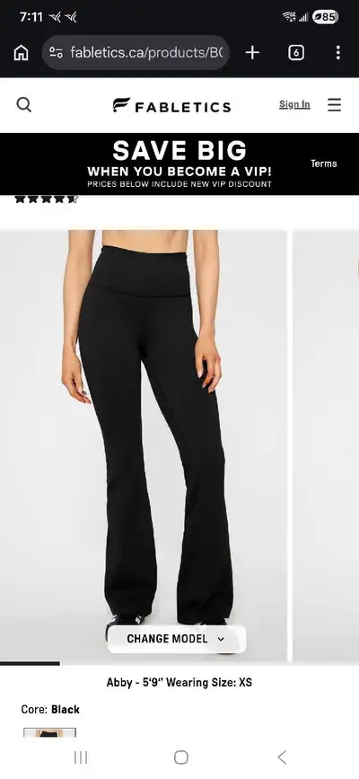 Get ready to groove in these gently loved Fabletics black leggings, size medium. These leggings feat...