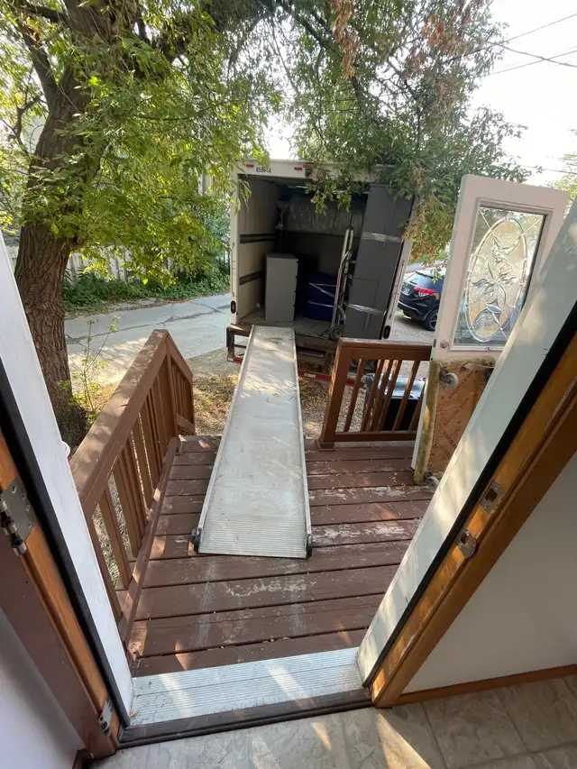 Professional Moving services476835343888568323