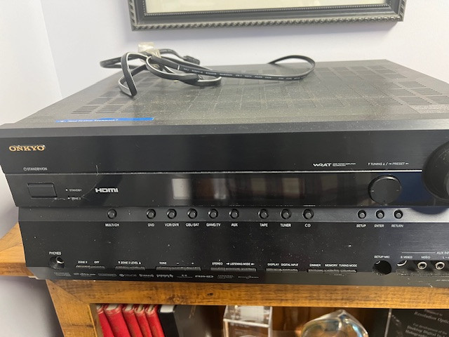 ONKYO AV Receiver in Stereo Systems & Home Theatre in City of Halifax