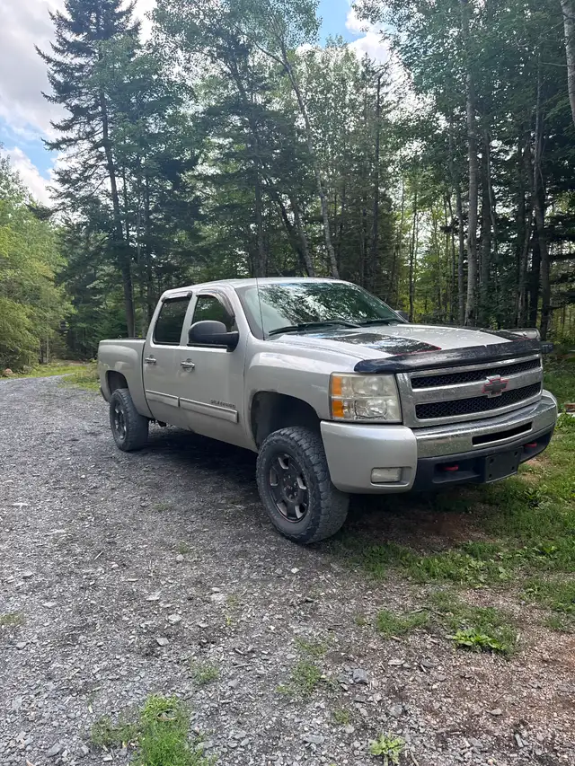 2010 Chevy Silverado546604622944686081