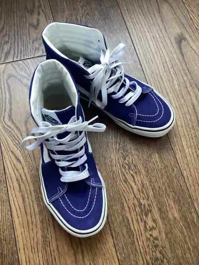 VANS HI TOP RUNNING SHOE, View more