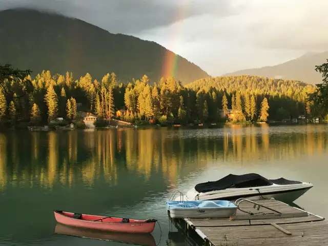 Lakefront Cabin with Stunning Lake & Mtn Views!  A Rare Gem! in British Columbia in Canada - Image 20