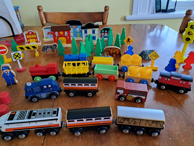 Train set and accessories in Toys & Games in Pembroke - Image 3