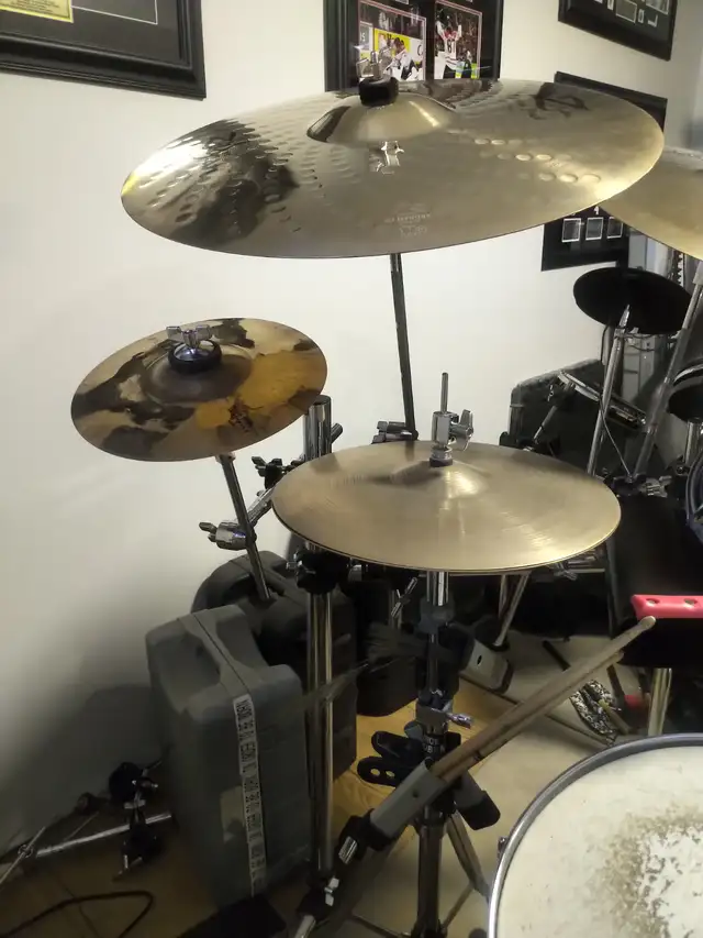 Premier drum kit for sale dropped price to 2500 for a quick sale in Drums & Percussion in Trenton - Image 8