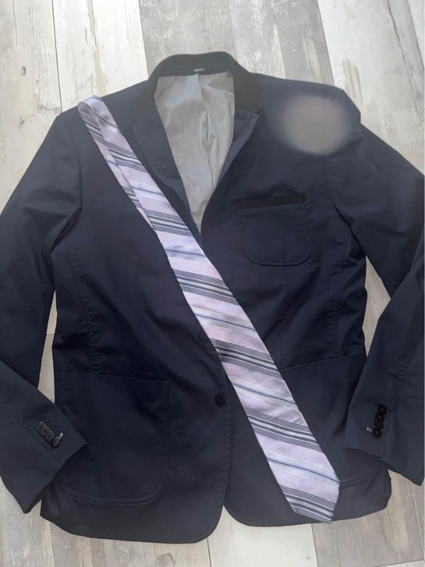 NWT-Men’s Mexx sport jacket-size 46 with DKNY tie in Men's in Kingston - Image 2