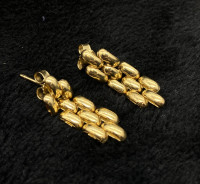 18K Yellow Gold 3.60GM Panther Style Earrings $295