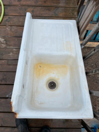 Cast iron farmhouse sink