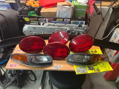 2003 C5 zo6 Original tail lights, front single light Two valve covers on a small rear tail for sale