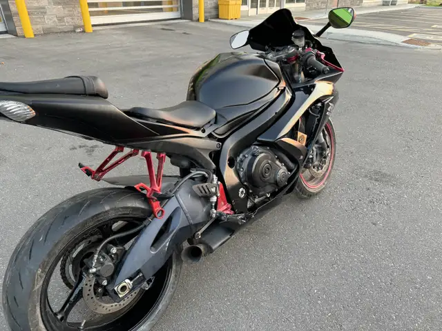 2010 Suzuki gsxr 600 in Sport Bikes in Markham / York Region - Image 7